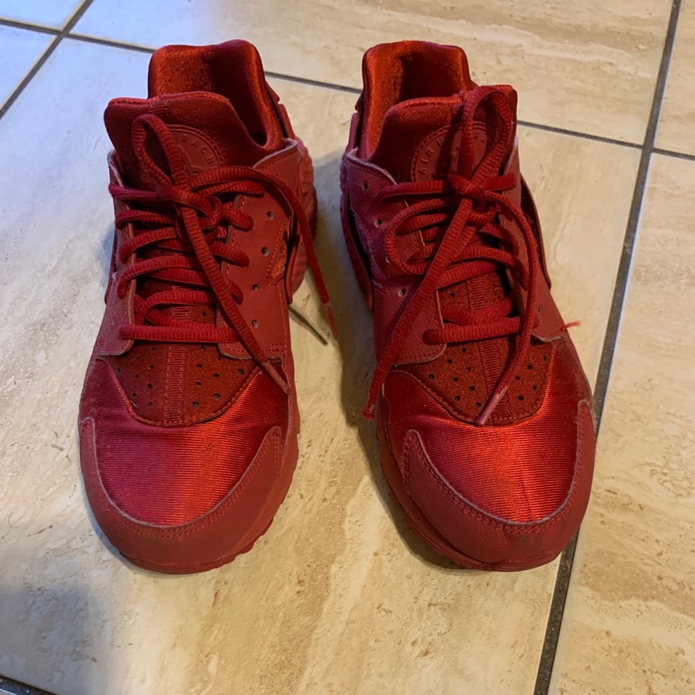 Red Nlke air shoe good condition